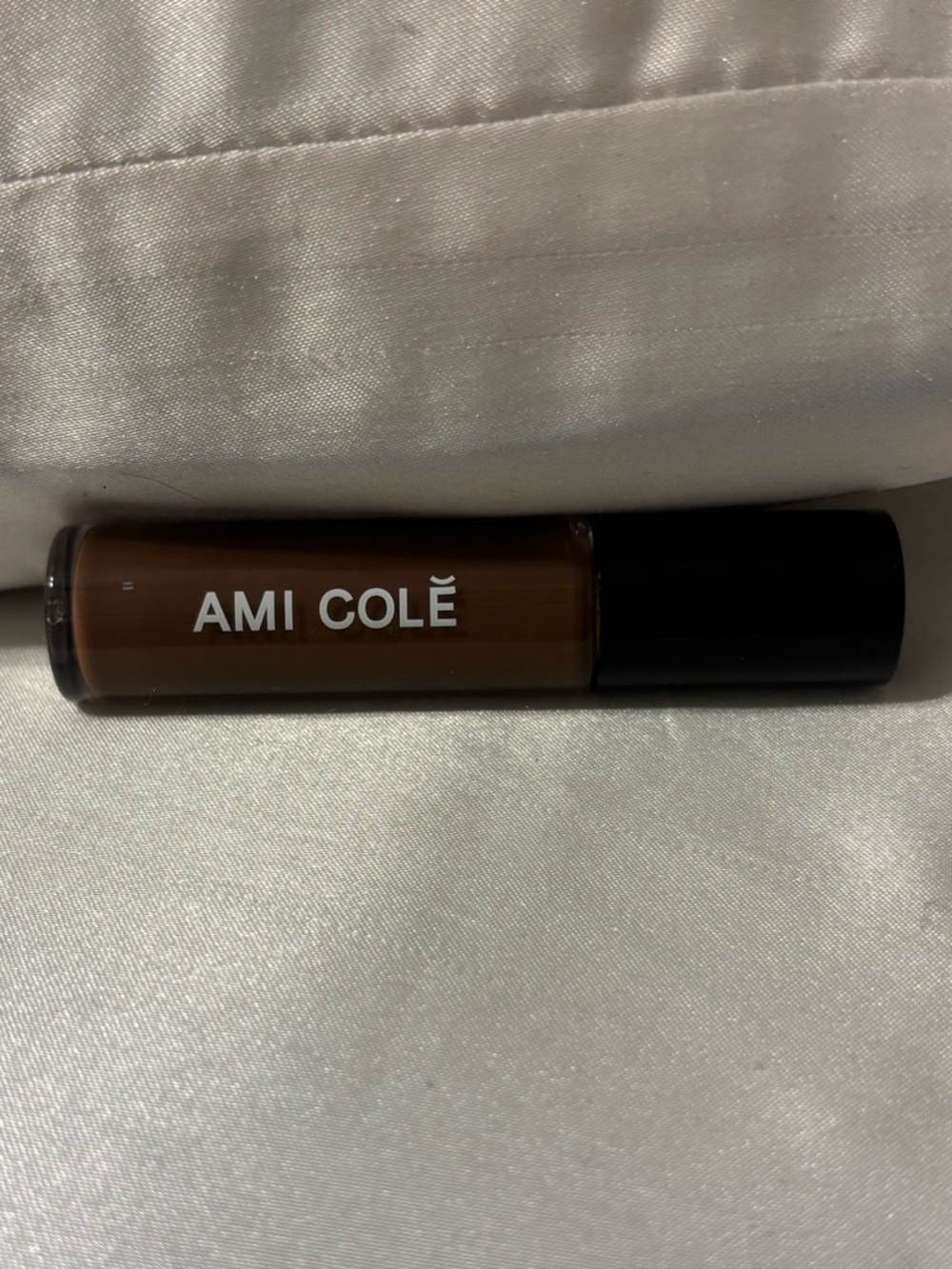 AMI COLÉ *RARE* Lip Oil — Excellence